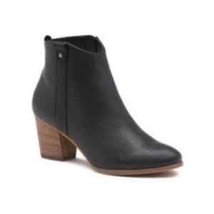 ✨SALE✨G.H. Bass Black Shiloh Bootie